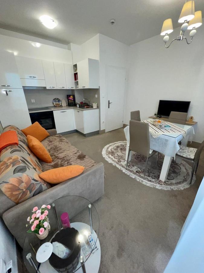 Sladjawing2 Apartman Jagodina Kültér fotó